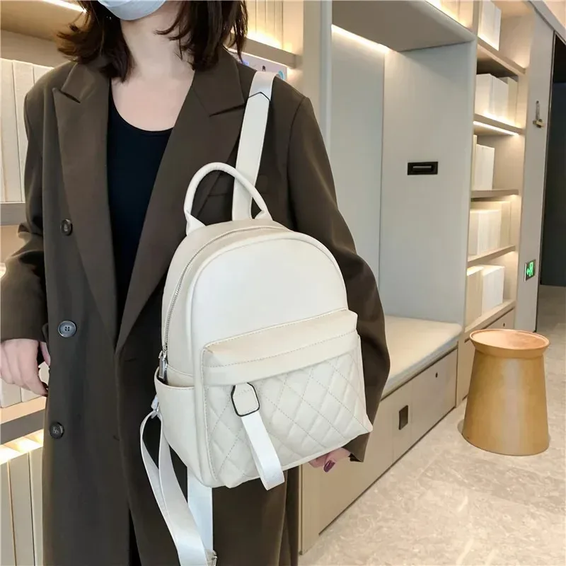 sac à dos en pu pour femme avec nom brodé, sac de mode personnalisé de haute qualité, cadeau idéal pour les femmes et les filles pour une utilisation quotidienne et en extérieur