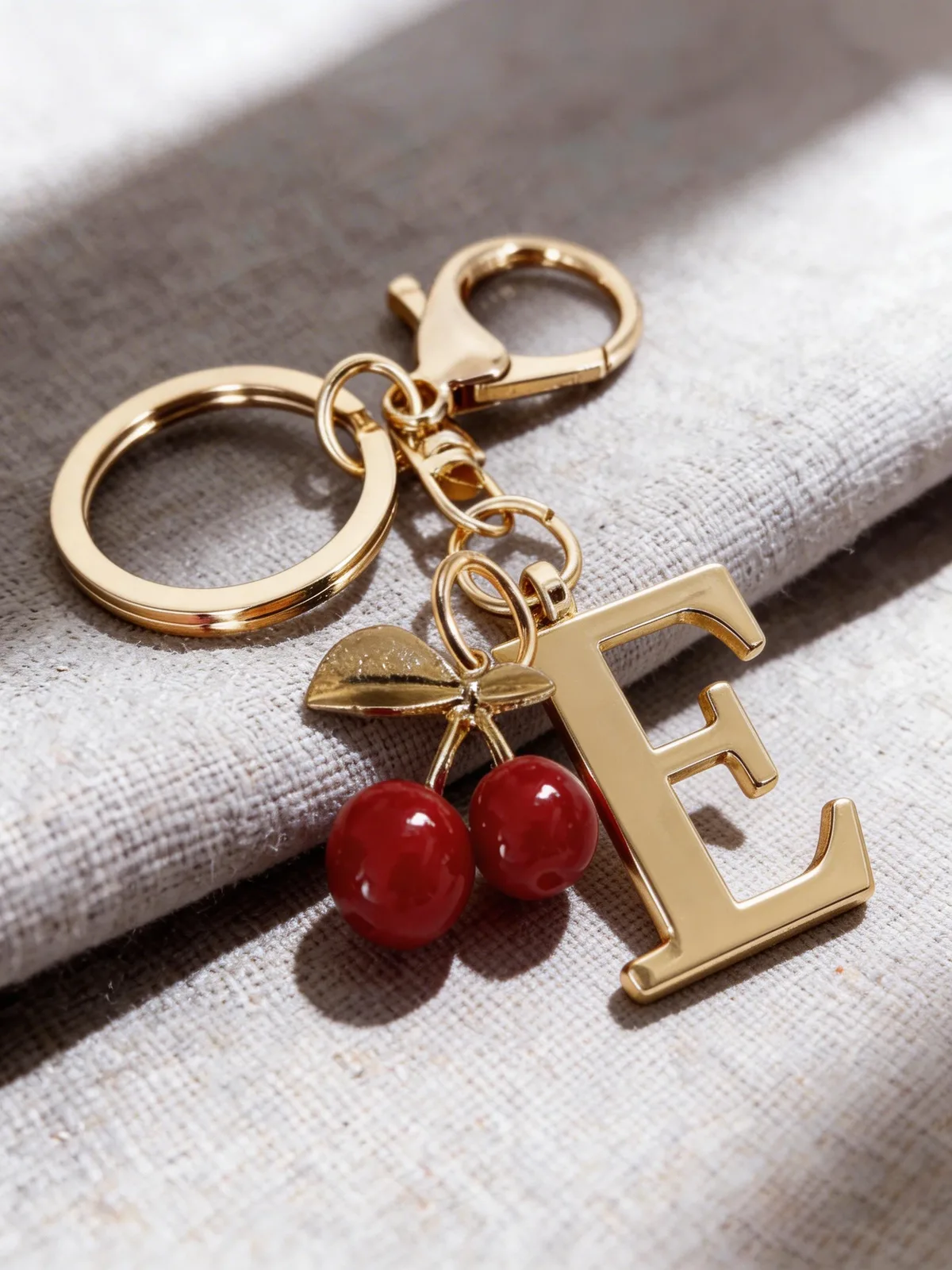 porte-clés élégant en or de qualité supérieure, pendentif 3d alphabet a-z, accessoire cœur rouge, anneau de porte-clés argenté tendance, pour sac/ordinateur portable