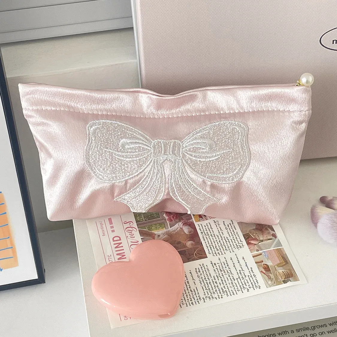 sac de maquillage rose mignon avec fermeture éclair en perles, sac de voyage pour femmes, rouges à lèvres, pochette de rangement de toilette, sac à main de luxe pour dames, sac de rangement de maquillage