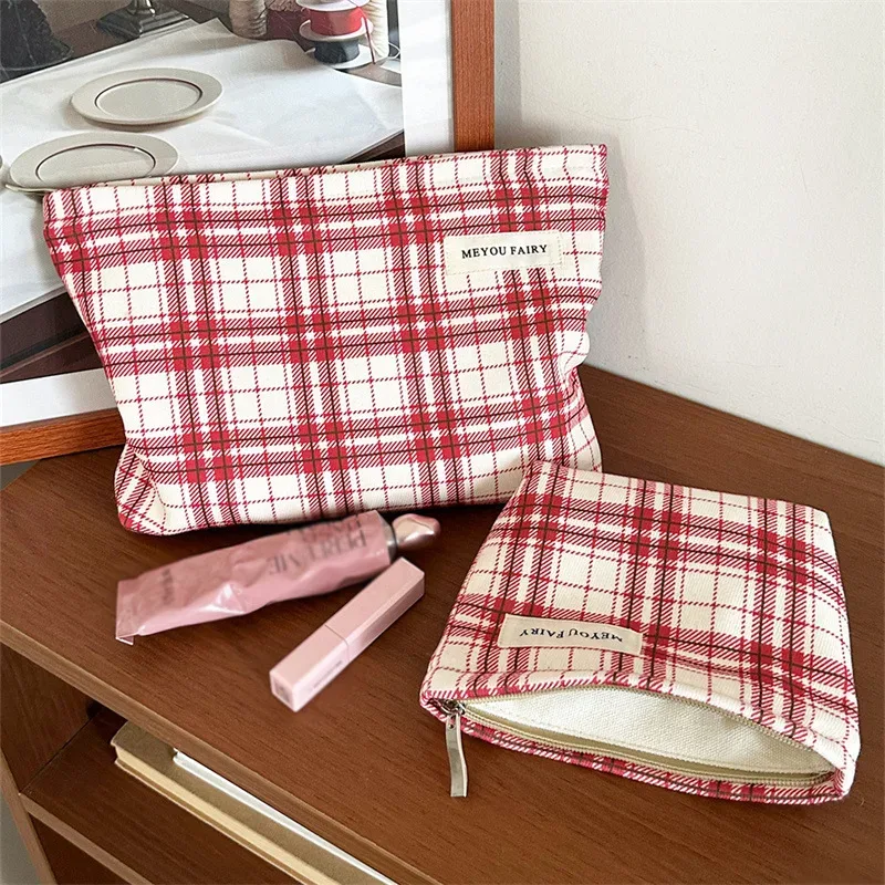 trousse de toilette classique rouge à carreaux légère avec fermeture éclair, pochette de voyage portable, organisateur polyvalent à insérer dans les sacs à main