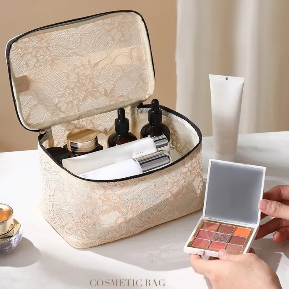 trousse de maquillage portable élégante, grande capacité, pochette de toilette de voyage en dentelle, motif floral avec poignée, sac de rangement de cosmétiques pour femmes