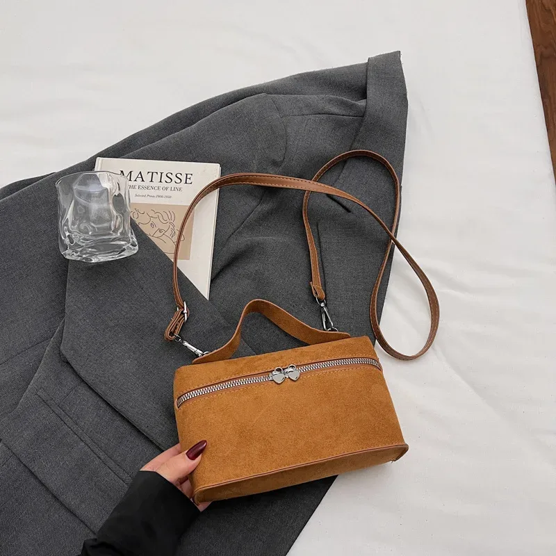 sacs à bandoulière en daim de qualité supérieure pour femmes, sacoches rétro vintage pour femmes, texture de mode et sacs à bandoulière polyvalents, hiver automne