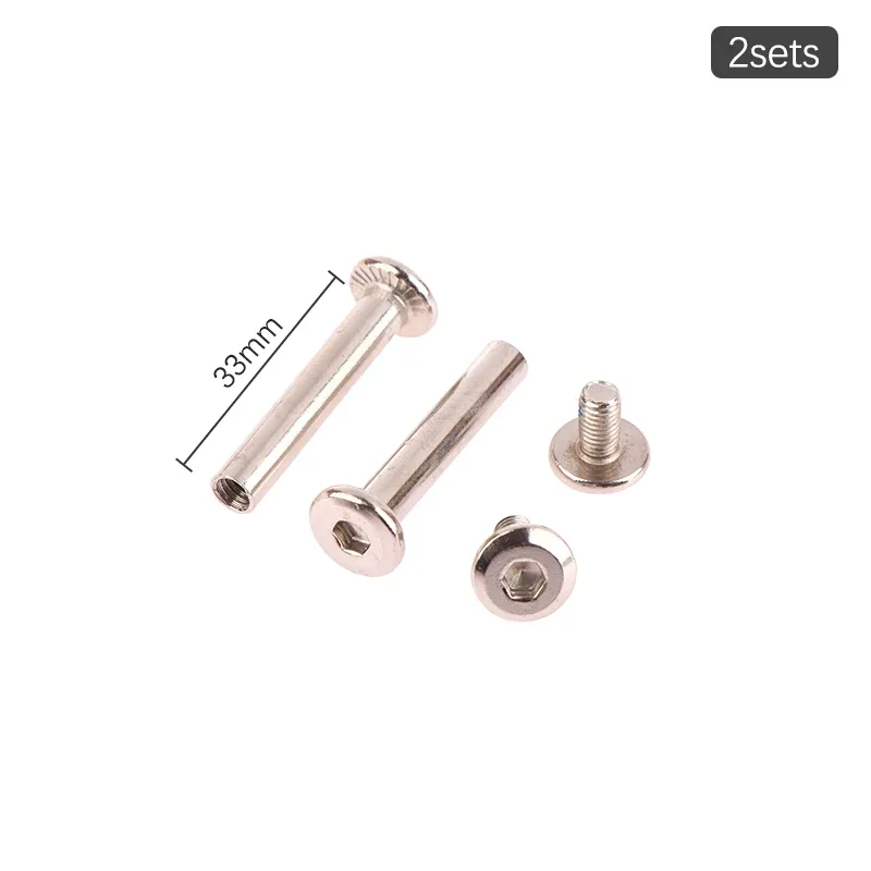 vis fixation roues métal argent visserie accessoires bagages remplacement usure travail manoeuvre montage objet voyage maintenance