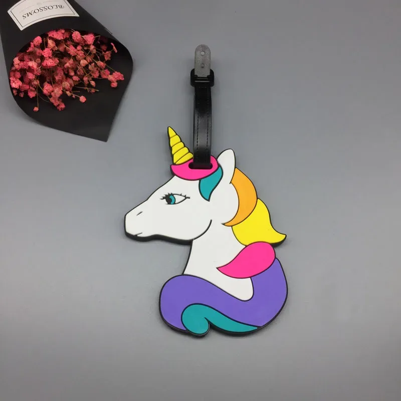 étiquette bagage plastique pvc silicone motifs dessin animé fruits animaux gâteaux licorne visages souriant coeurs avions rose blanc bleu vert jaune violet voyage
