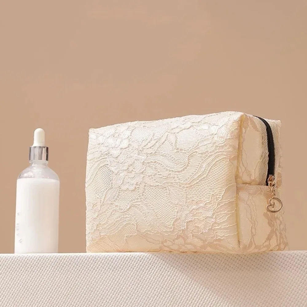 sac de maquillage en dentelle florale 2026, pochette à cosmétiques étanche de grande capacité, sac de rangement de voyage en maille imprimée de fleurs, organisateur de rangement