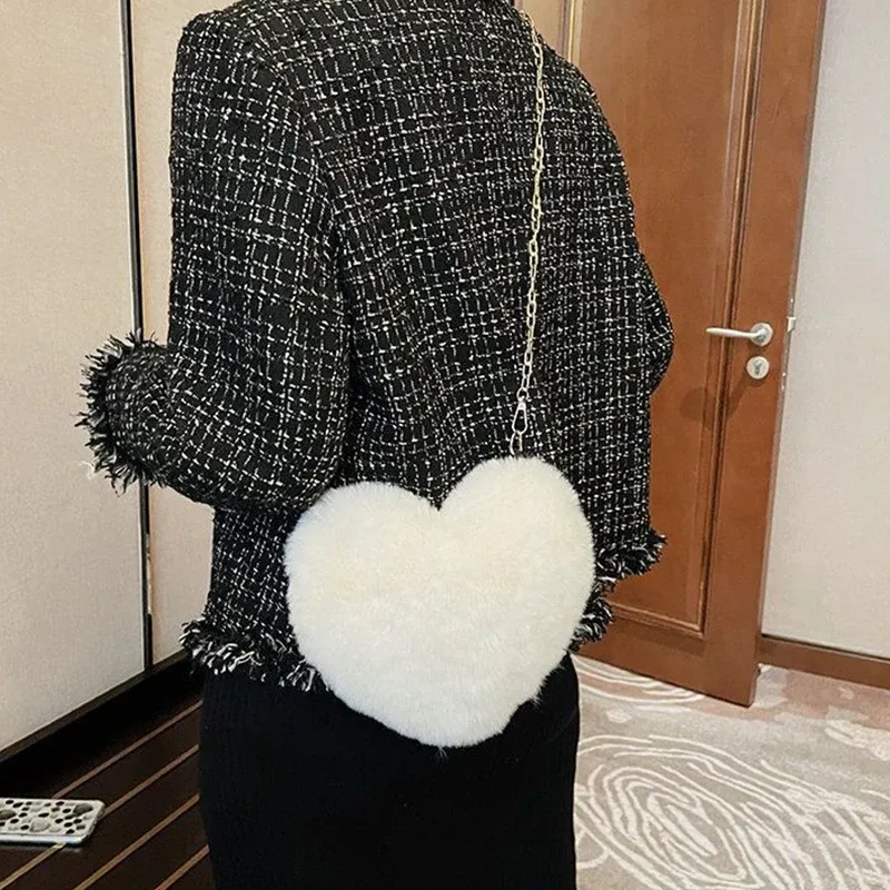 sacs à main en forme de cœur pour femmes, jolis sacs à bandoulière en fausse fourrure, sac à bandoulière en peluche douce avec chaîne, fourre-tout de shopping