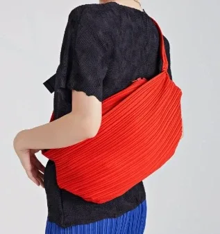 sac bandoulière miyake japonais décontracté et sportif, plissé, style gyoza, pour hommes et femmes, avec grande capacité et fermeture éclair simple -- sans étiquette