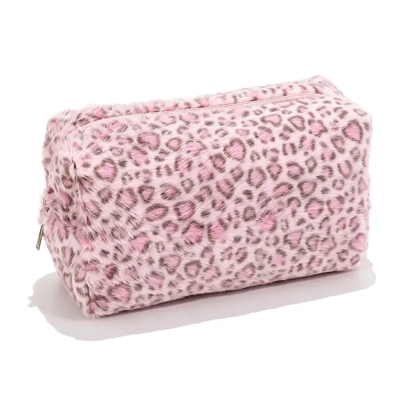 trousse toilette plush imprimé léopard rose beige motif léopard bleu clair voyage cosmétiques maquillage sac peluche