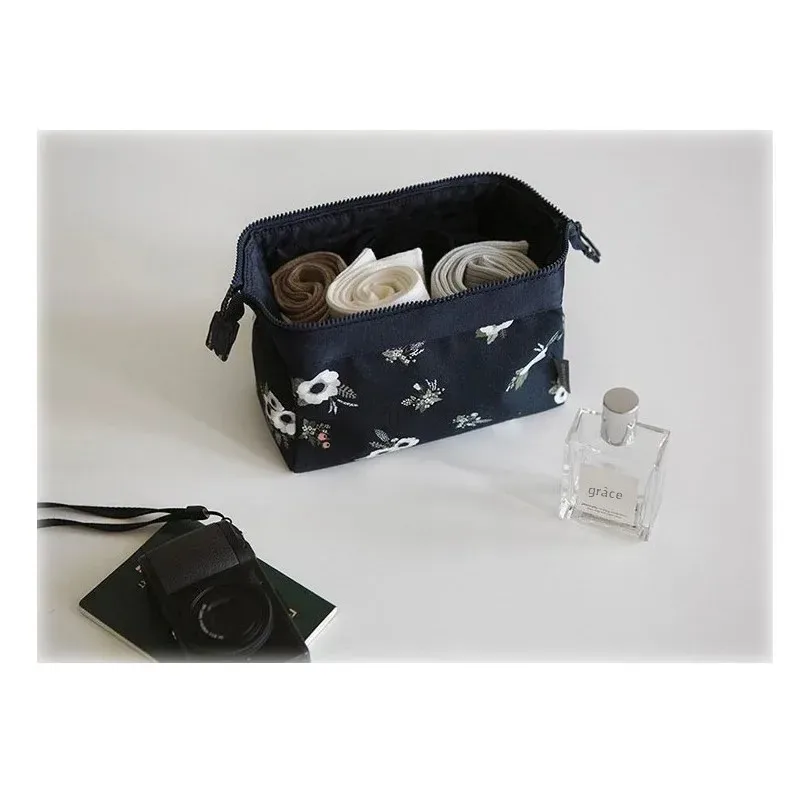 nouvelle mode sac cosmétique femmes étanche flamant sacs de maquillage organisateur de voyage kits de toilette sacs de maquillage portables esthéticienne