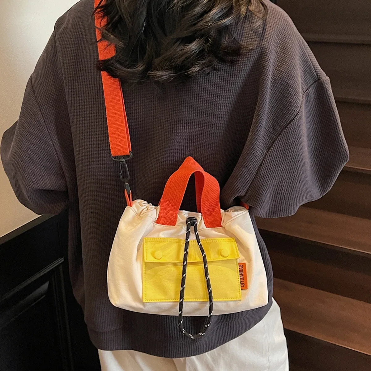 le nouveau sac messager unisexe, sac à bandoulière fonctionnel extérieur, sac à bandoulière de banlieue, sac de rangement, sac à dos contrasté féminin