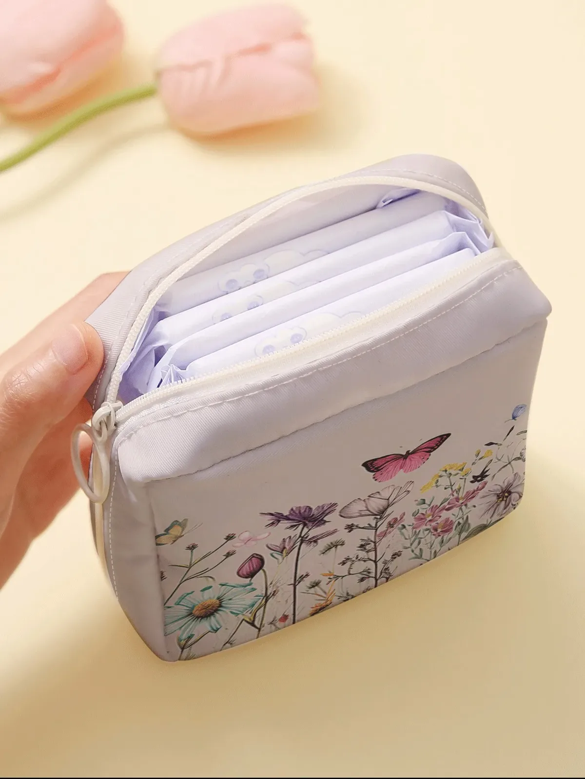 sac de rangement pour serviettes hygiéniques imprimé papillon rose, mini pochette de maquillage portable, adaptée aux voyages quotidiens et aux courses, 1 pièce