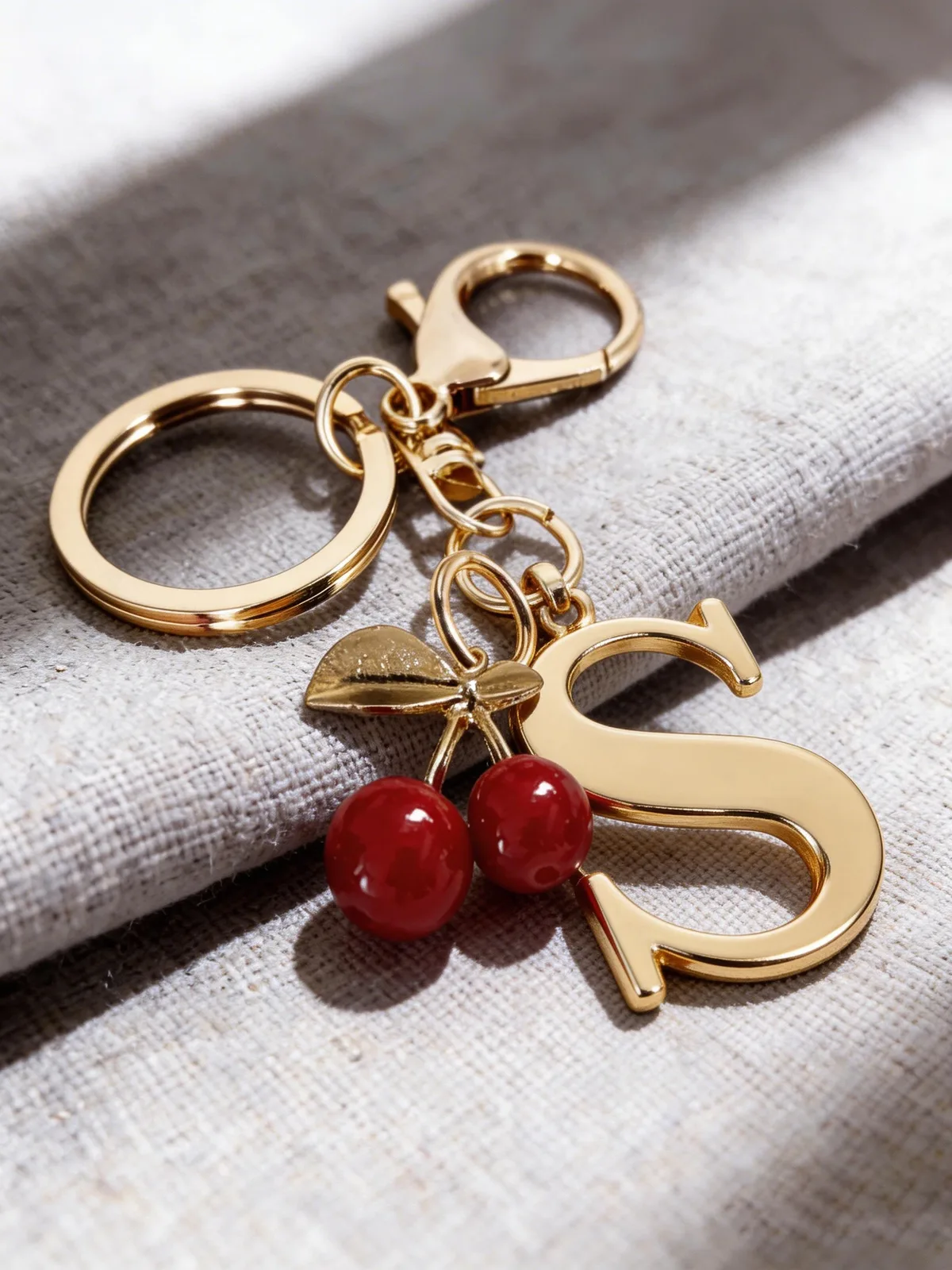 porte-clés élégant en or de qualité supérieure, pendentif 3d alphabet a-z, accessoire cœur rouge, anneau de porte-clés argenté tendance, pour sac/ordinateur portable