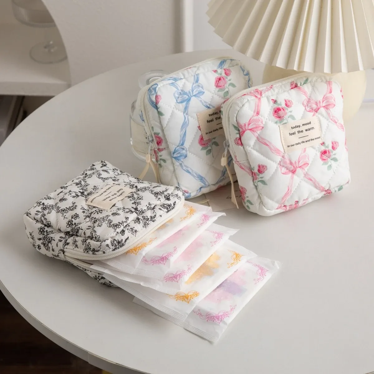 mini sac à cosmétiques carré mignon pour femmes, écouteurs portables, rouge à lèvres, serviettes hygiéniques, pochette de rangement, petits sacs de maquillage à fermeture éclair