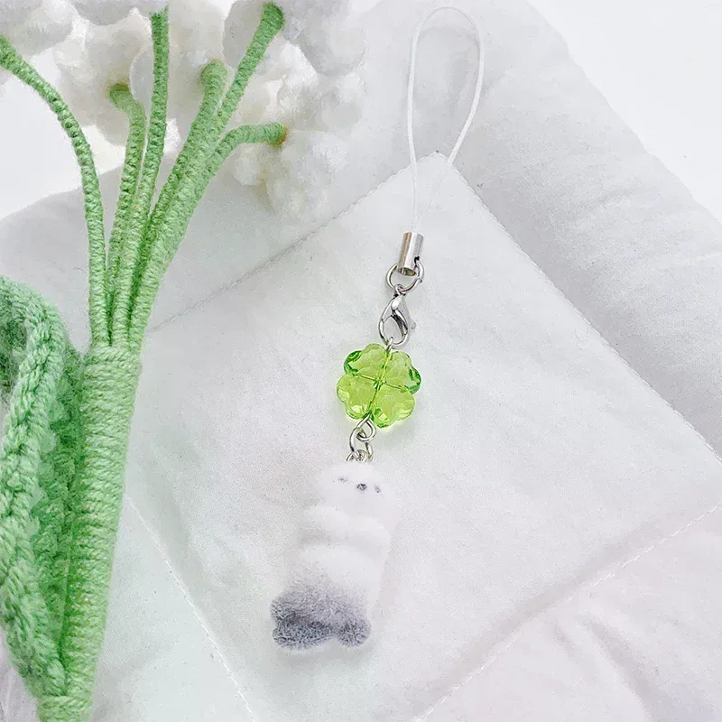 breloque de téléphone anime mignonne en forme de loutre, pendentif caméra trèfle à quatre feuilles kawaii, porte-clés tendance et élégant, décoration pour sac à dos, cadeau