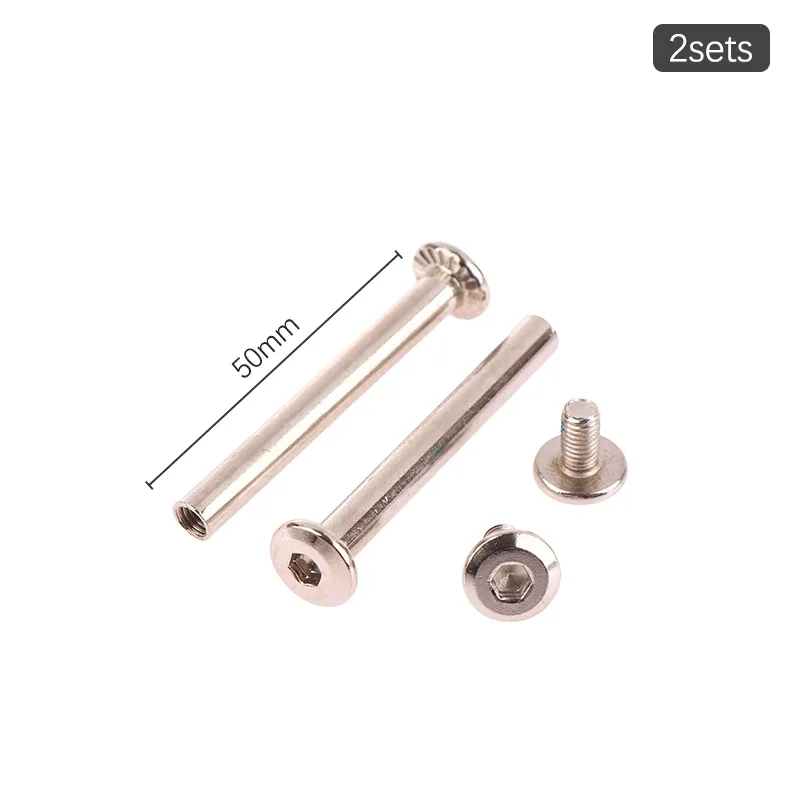 vis fixation roues métal argent visserie accessoires bagages remplacement usure travail manoeuvre montage objet voyage maintenance