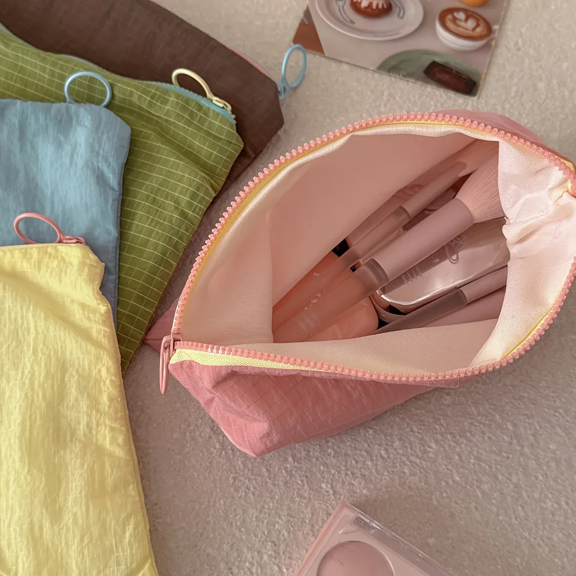 pochette de maquillage en nylon à carreaux, élégante et portable, organiseur extérieur pour câbles, articles divers, pochette de rangement cosmétique