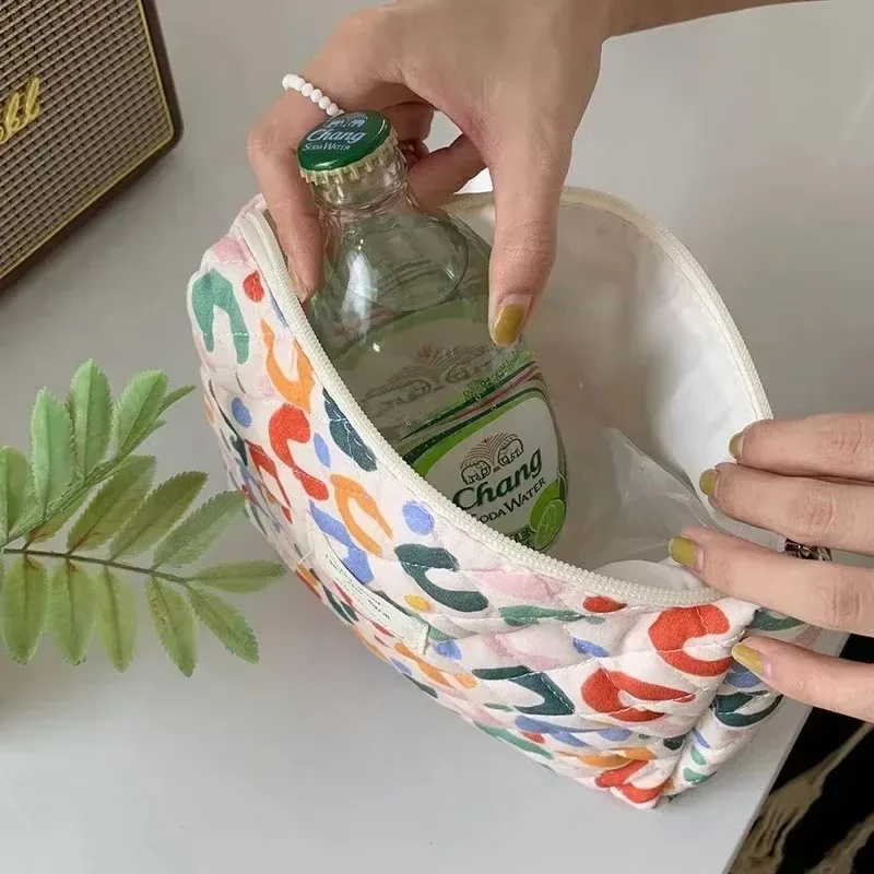 nouveau sac de rangement de fleurs de dessin animé en coton matelassé de grande capacité-sac de toilette de soins de la peau de cosmétiques mignon et portable
