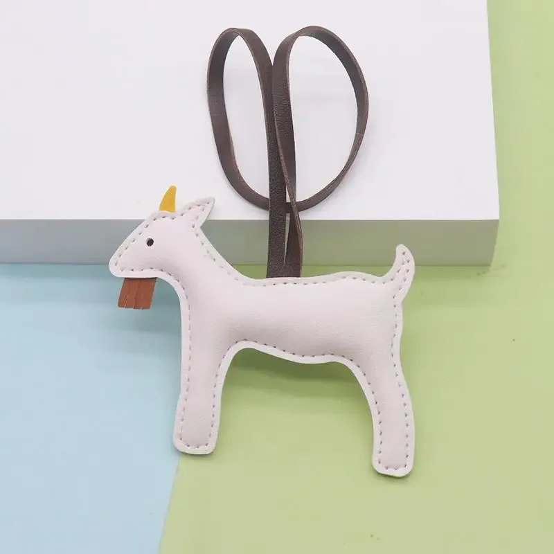 pendentif en cuir pu en forme de chèvre pour décorer sacs à main, sacs à dos et porte-clés