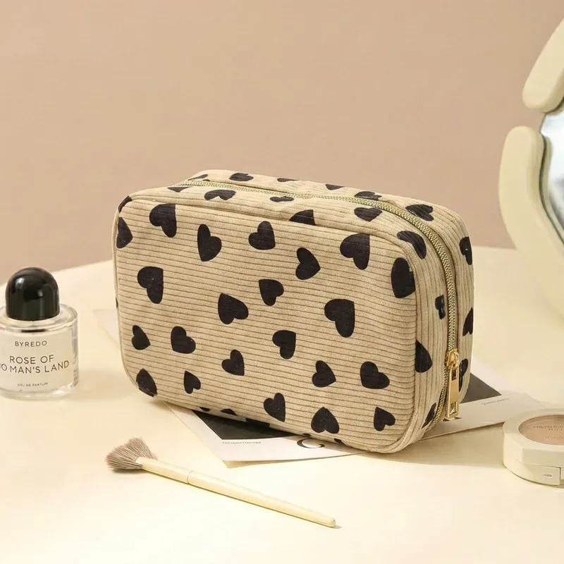 pochette de maquillage portable en velours côtelé pour femmes, pochette de rangement minimaliste pour cosmétiques de voyage, organiseur doux pour les articles de beauté quotidiens