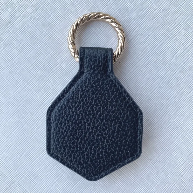 pince à chapeau en cuir pu pour femme, artefact magnétique portable, crochet de sac à dos, rangement d'accessoires pendentif, nom personnalisé, mode