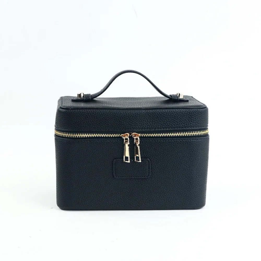 pochette à maquillage personnalisée en cuir pu avec compartiments, grande capacité, et inclut une trousse de maquillage.