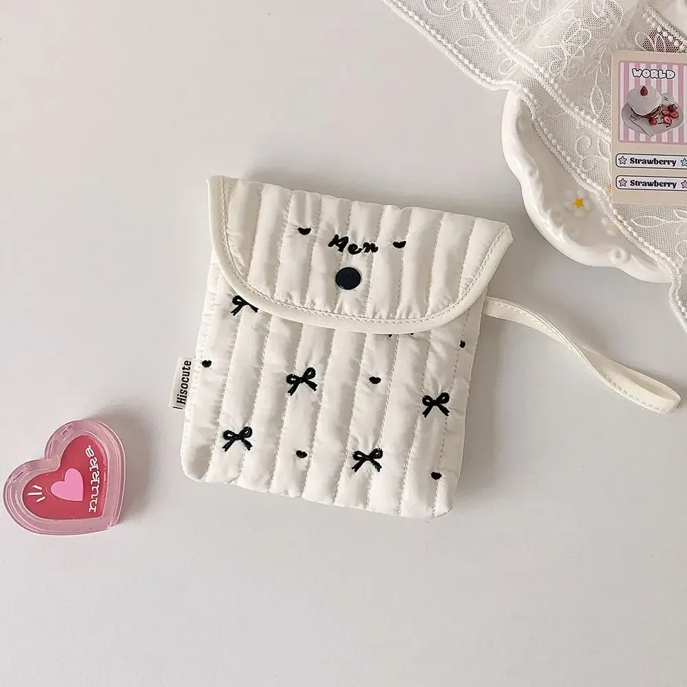 sac à cosmétiques cerise brodé de grande capacité, sac de rangement pour serviettes menstruelles avec nœud papillon, sac de rangement pour serviettes hygiéniques, sac pour petits articles