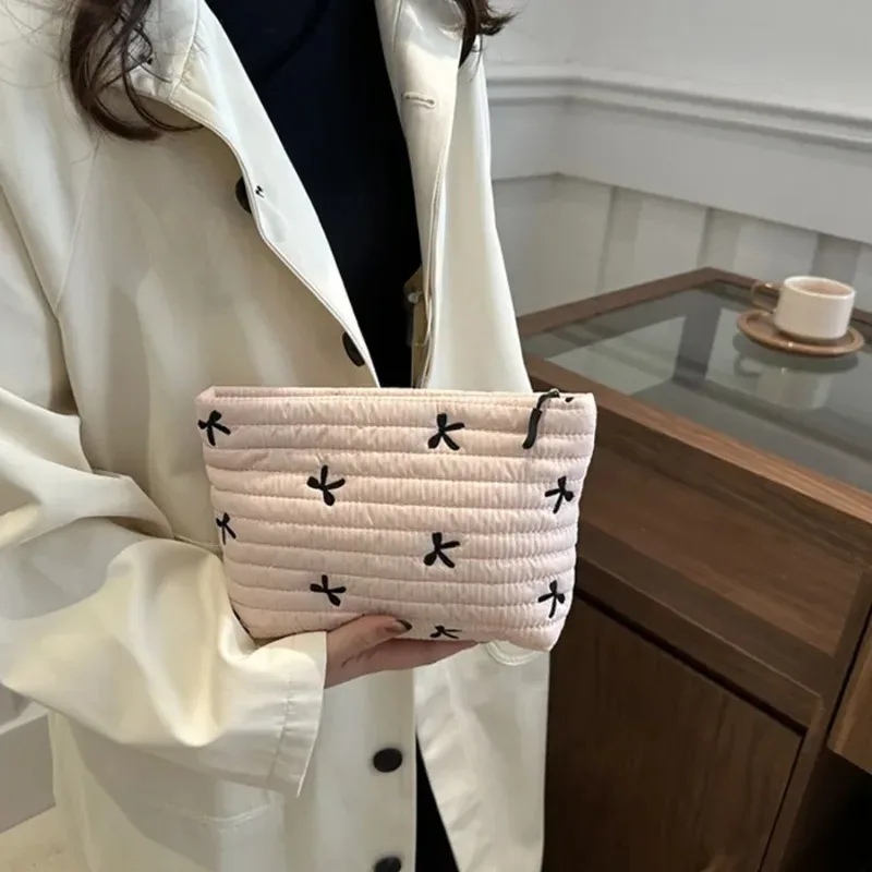 trousse de maquillage mignonne avec fermeture éclair, sac à cosmétiques de grande capacité, sac de rangement de lavage avec nœud brodé