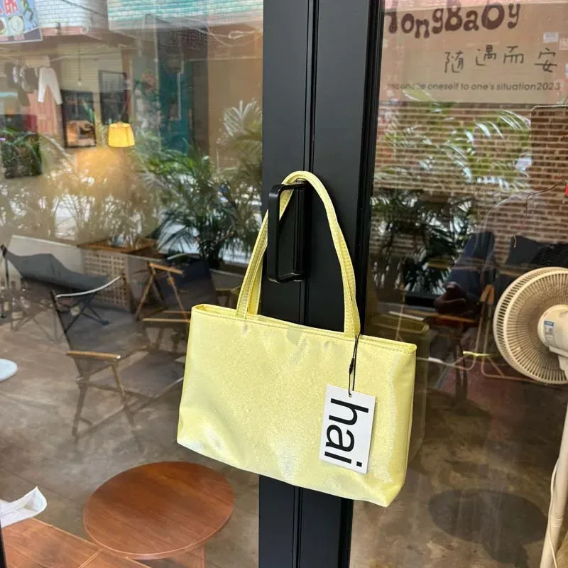sac à main de luxe élégant en satin de soie pour femme, petit sac fourre-tout de couleur unie, sac à bandoulière polyvalent pour le quotidien et les déplacements