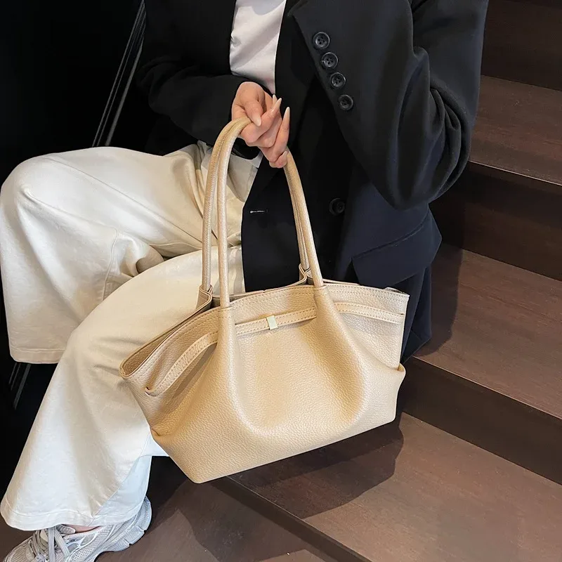 sac fourre-tout en cuir pu souple, design de niche de luxe, capacité spacieuse, sac à bandoulière pour femmes, sac à bandoulière pour les déplacements et les voyages