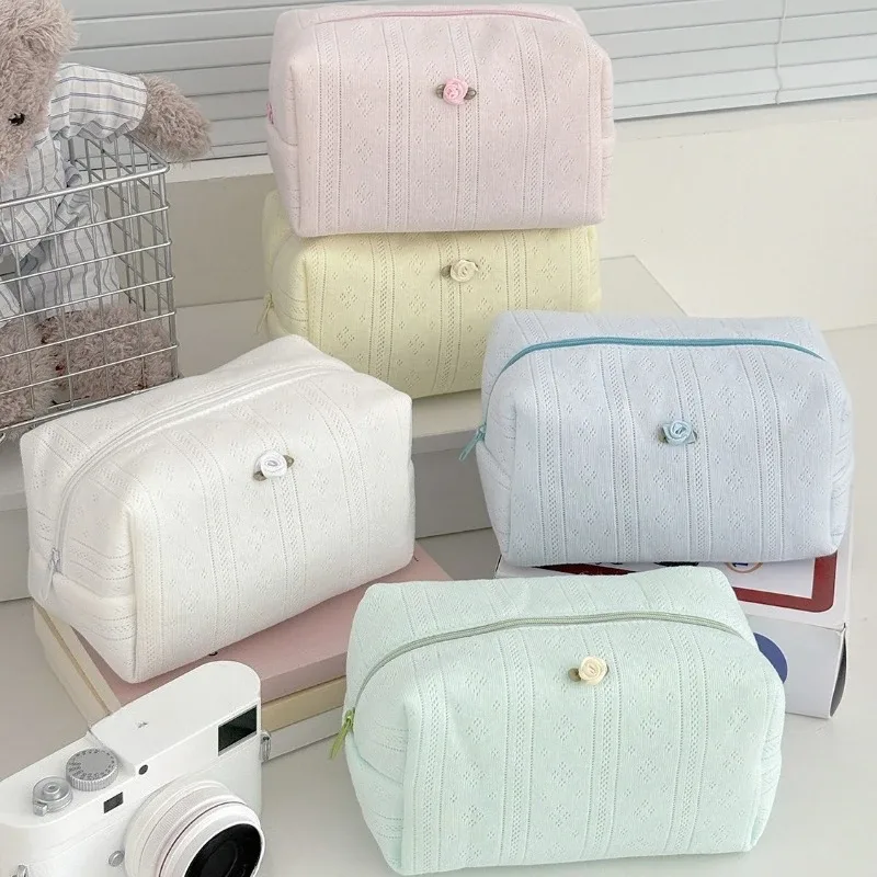 trousse de maquillage florale avec nœud en dentelle pour femmes, trousse de toilette de grande capacité, organisateur de cosmétiques de voyage, pochette portable coréenne mignonne pour femmes