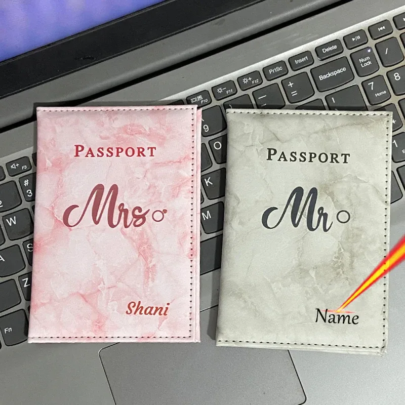 porte-passeport mr / mrs avec gravure au laser, portefeuille de voyage, étui en marbre pour passeport, couverture de passeport avec noms personnels