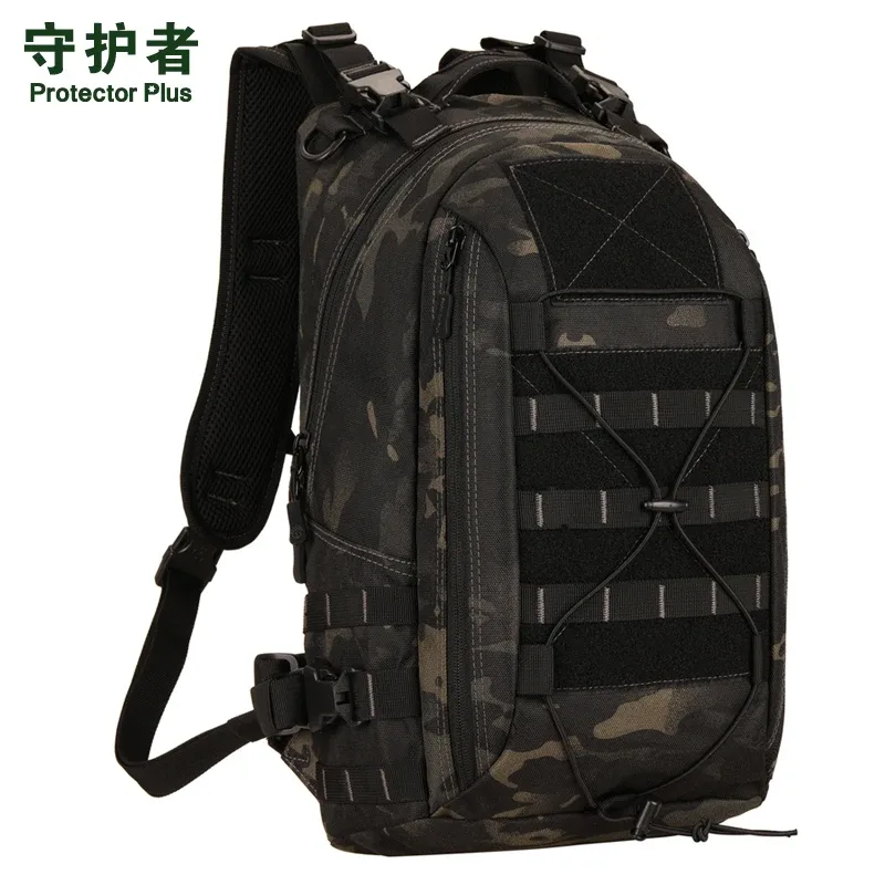 sac dos nylon camouflage noir vert bandes grises fixation velcro poche latérale tissu mousse ergonomie usage voyage
