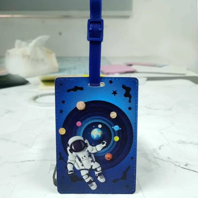 étiquette bagage pu astronaute espace planètes étoiles fusées fenêtre contact attachement bleu nuit voyage