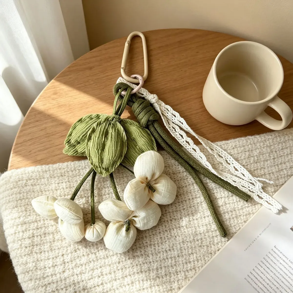 breloque de sac en tissu en forme de fleur, ruban en dentelle, pince à bouquet, accessoire pour sacs à main, sacs cabas, sacs à dos, cadeau mignon pour femmes, décoration quotidienne.