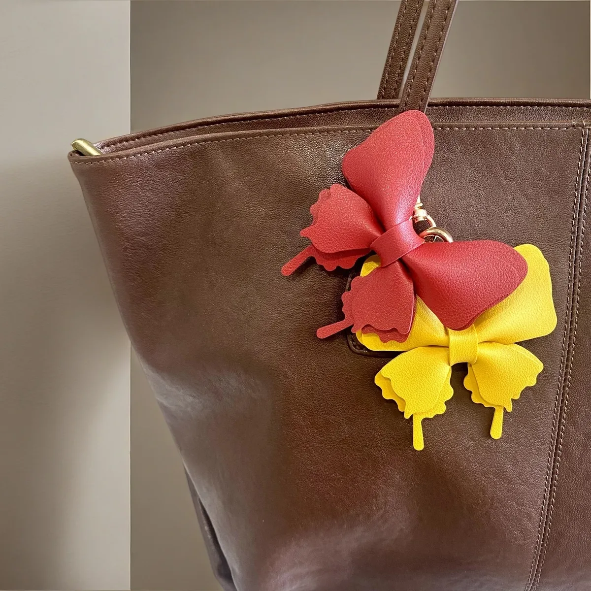 Papillon Ornementation Cuir PU Double Couche Rose Marron Argent Bleu Rouge Blanc Orange Doré Sac Main Fourre Tout Dos Bohème Stylise