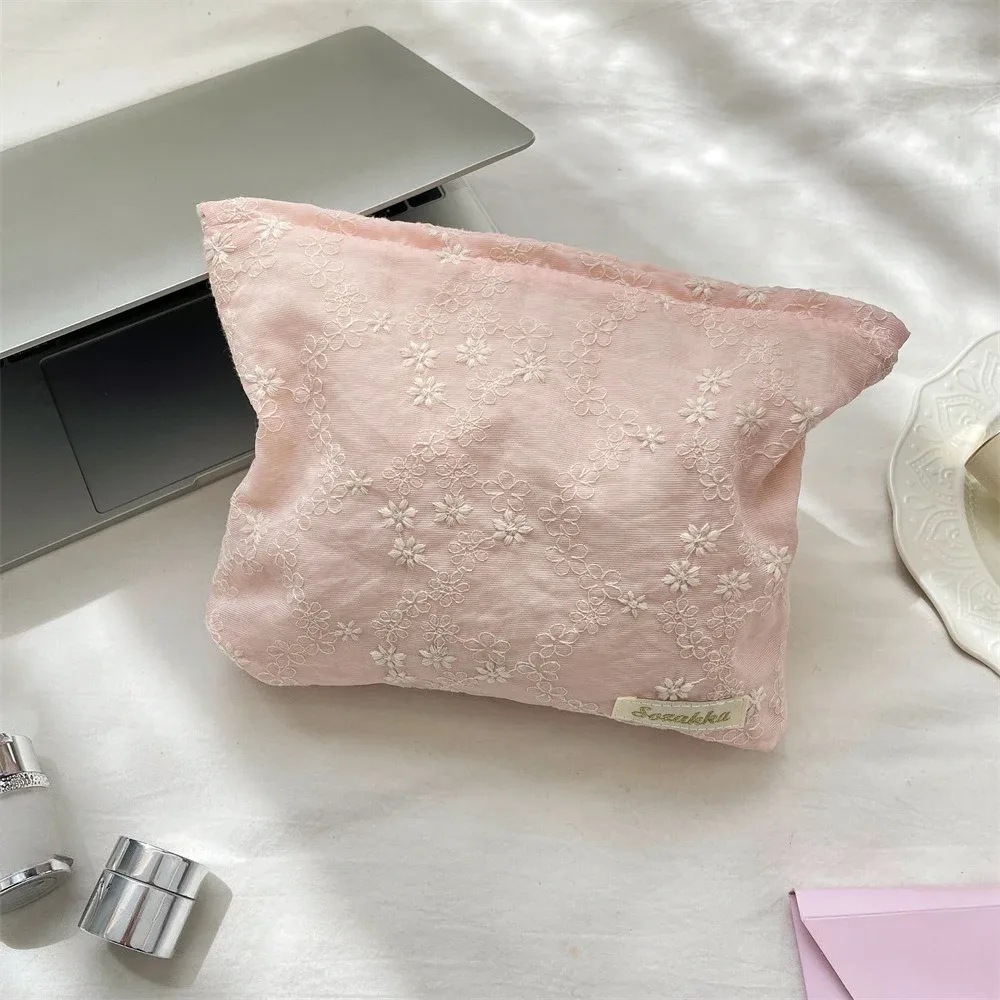 pochette de toilette brodée en dentelle avec fermeture éclair pour femme, organiseur de voyage, trousse de maquillage tendance