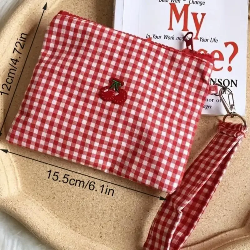 pochette cosmétique en toile imprimée cerise rouge, trousse de maquillage portable à carreaux rouges, petit rangement pour rouge à lèvres, cadeau idéal pour amies