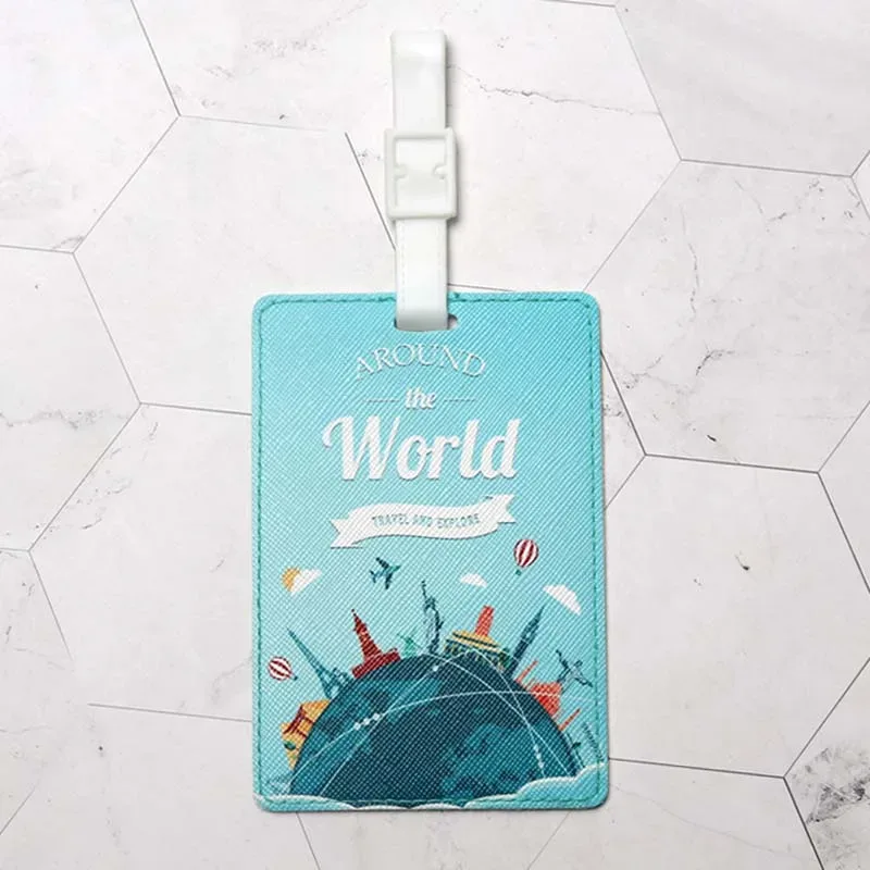 étiquette bagage pu carte monde motifs animés bleu pastel vert rose beige voyage famille identité