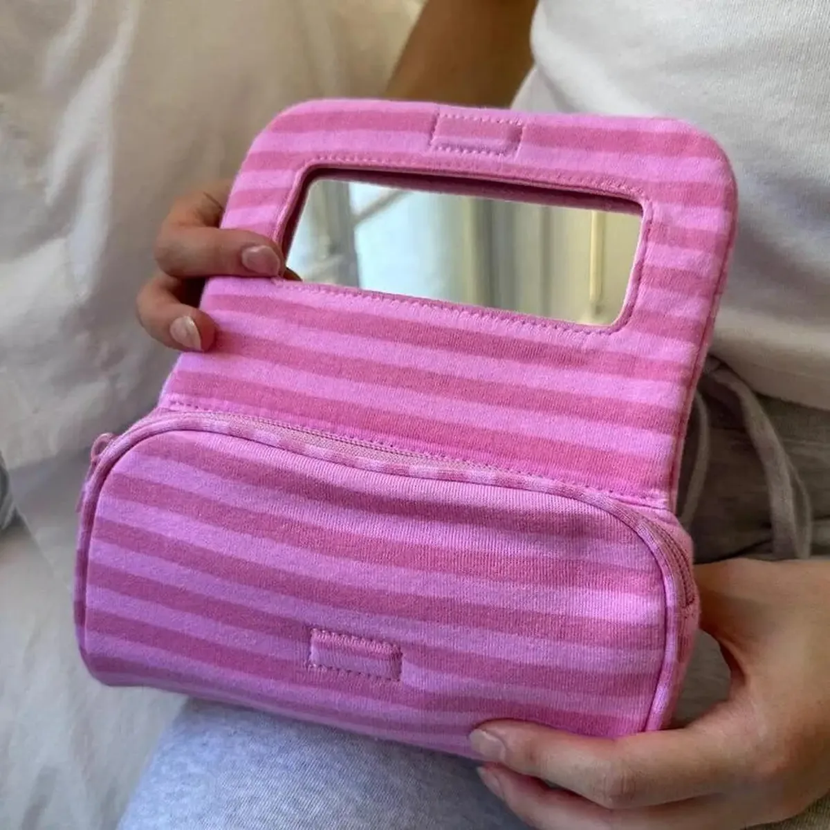 trousse de maquillage rose rayée à rabat pour femme, sac de voyage cosmétique portable avec fermeture éclair, organisateur de voyage pour filles, mignon et adorable, avec miroir, pochette de toilette