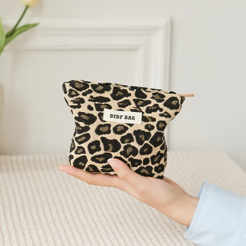 mini sac à cosmétiques portable rouge doux pour femme, petit sac de rangement pour serviettes hygiéniques, sac pour pièces de monnaie et clés, sac pour cartes bancaires portables