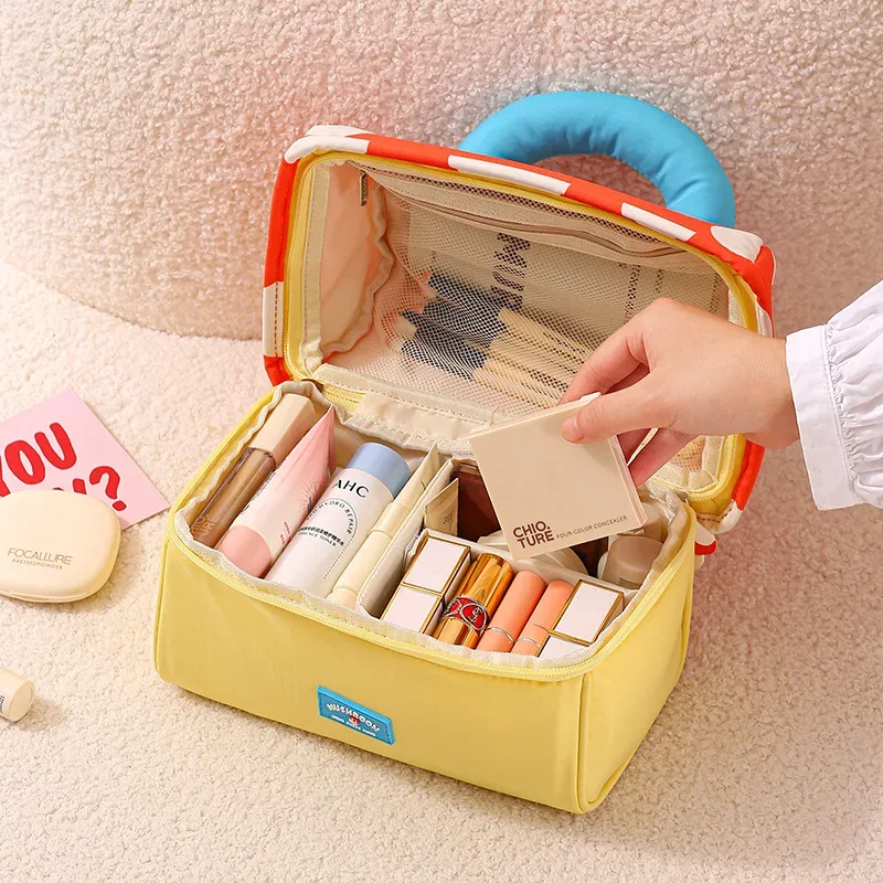trousse de maquillage pour femmes, sac à cosmétiques en forme de champignon drôle et mignon, sac de rangement portable en tissu de voyage oxford de grande capacité