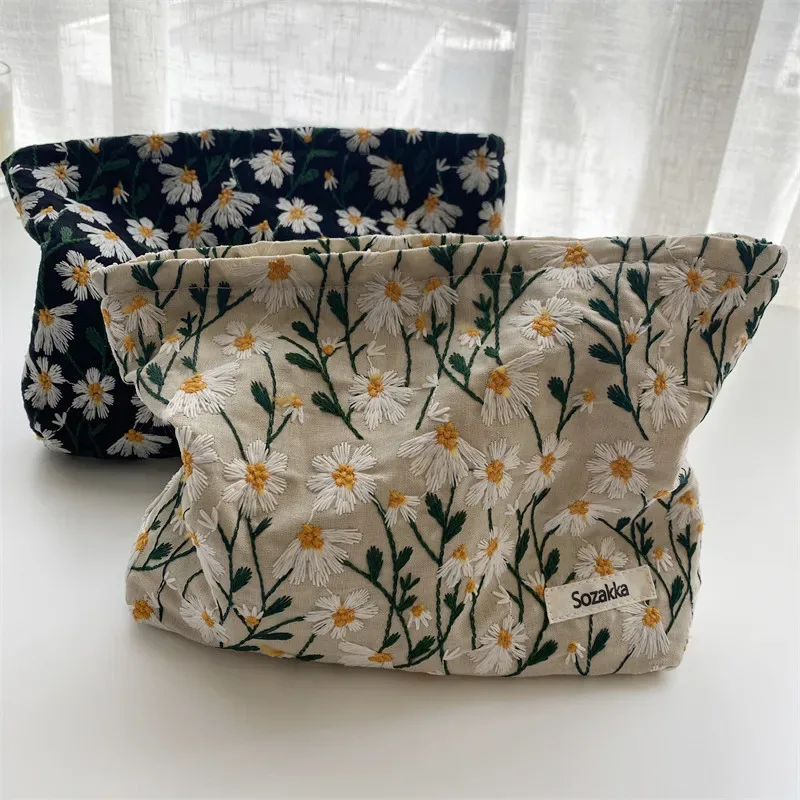 trousse à cosmétiques imprimée de fleurs pour femmes, trousse à crayons, trousse de voyage pour la présidence, trousse de maquillage florale mignonne, rouge à lèvres, pinceaux de maquillage, sac de rangement en poudres