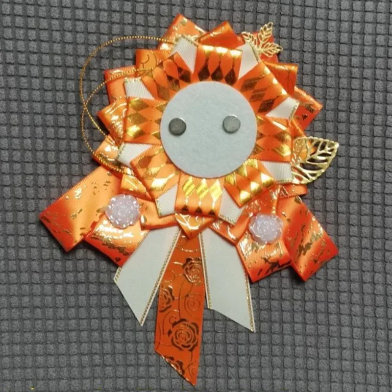 Accessoires de luxe pour sacs Ita. Badge artisanal, décoration en ruban et rosette. Sac à dos Lolita avec porte-gadget en soie
