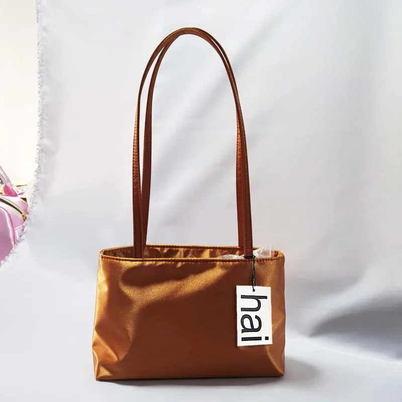 sacs à bandoulière de luxe en soie pour femmes, sac carré sous les bras, sac de banlieue de marque célèbre, fourre-tout macaron de couleur contrastée