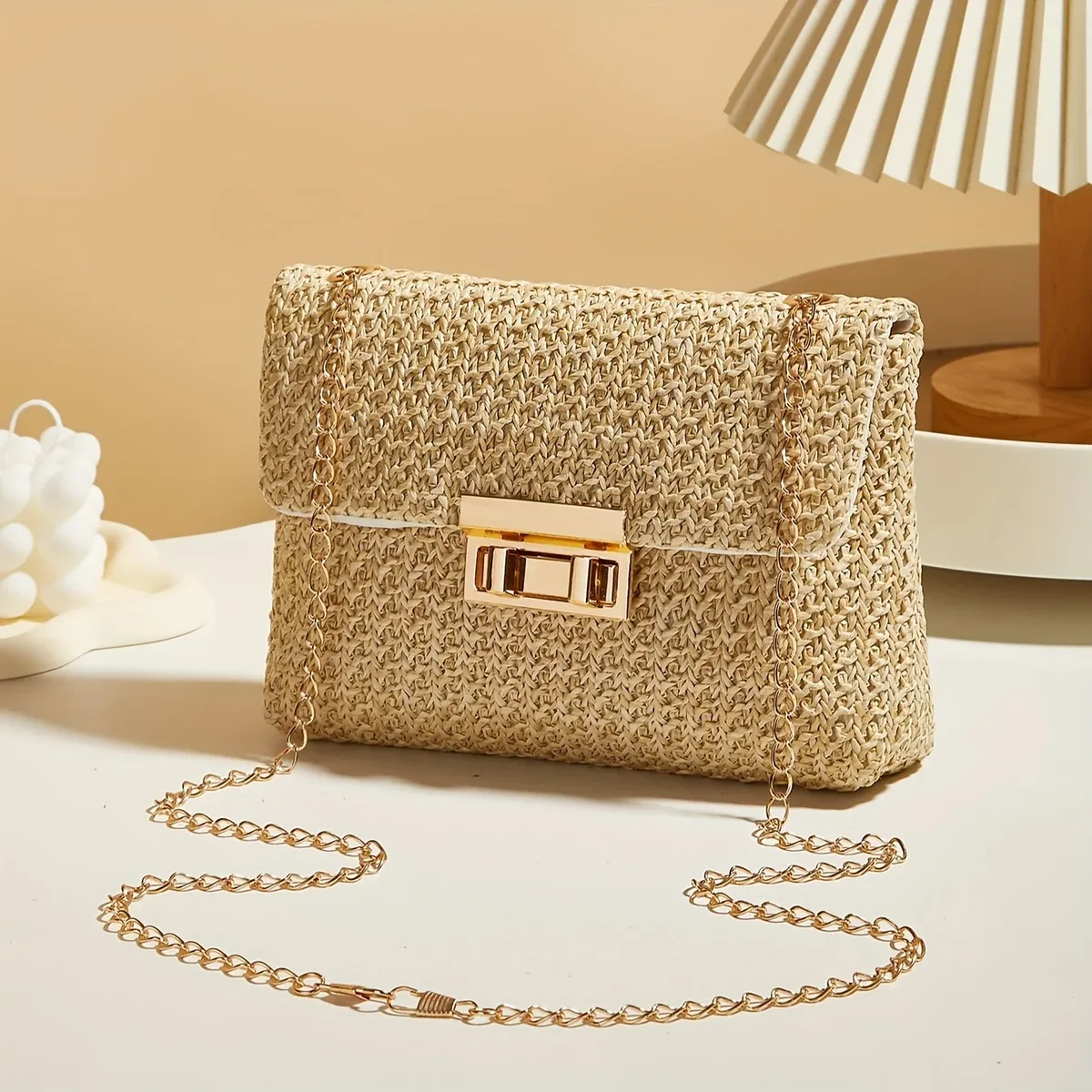 sac à bandoulière tissé à la main en paille pour femmes, sac à main à bandoulière de couleur unie avec fermeture à serrure