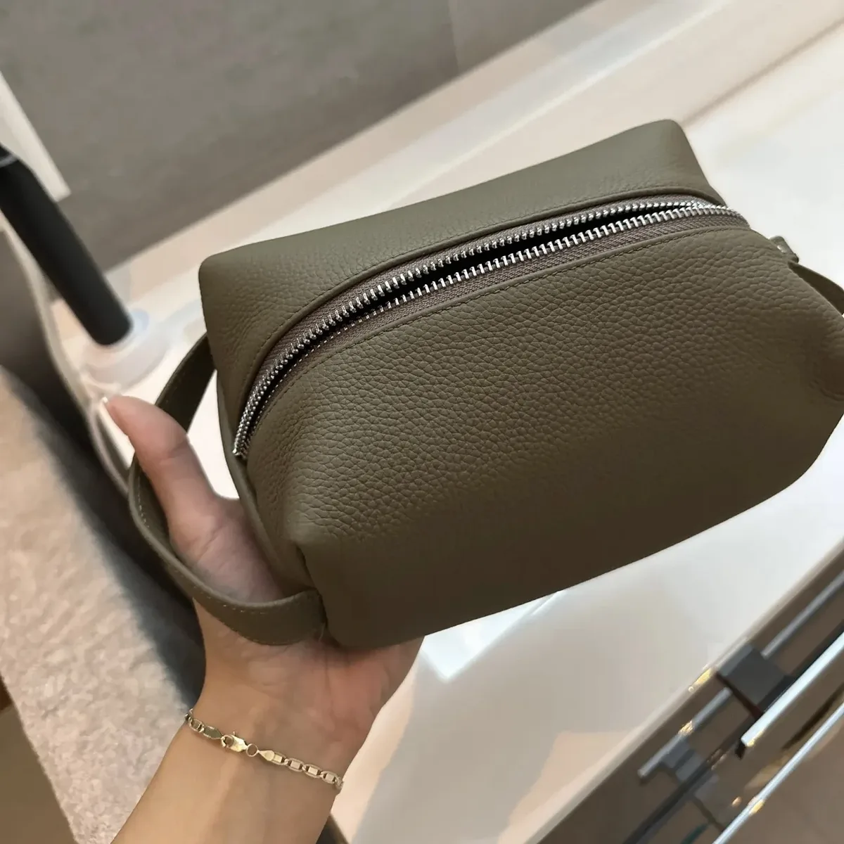 trousse de toilette en cuir de vachette pour femme, lettres personnalisées gratuites, grande capacité, cuir véritable, sac cosmétique portable de voyage, haute qualité