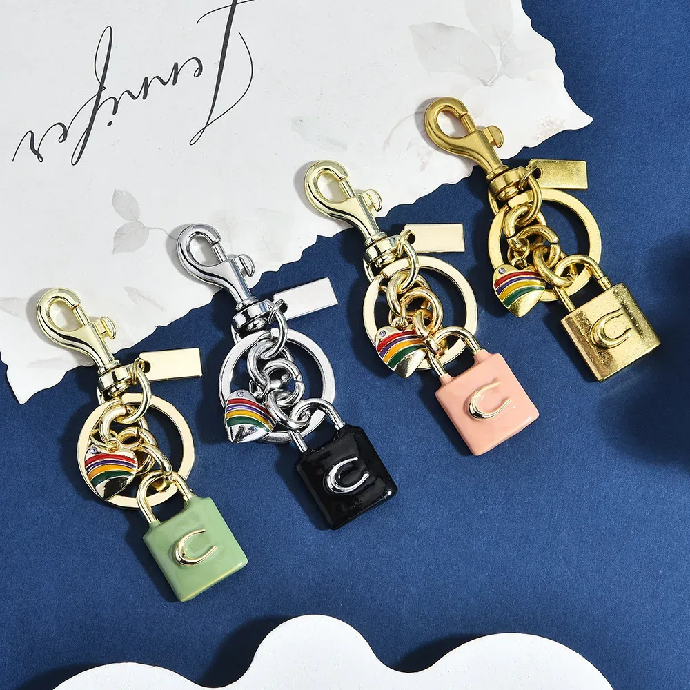 porte-clés cadenas lettre c cœur arc-en-ciel vert sauge doré, breloque de sac personnalisable, pendentif de luxe pour sac à main femme