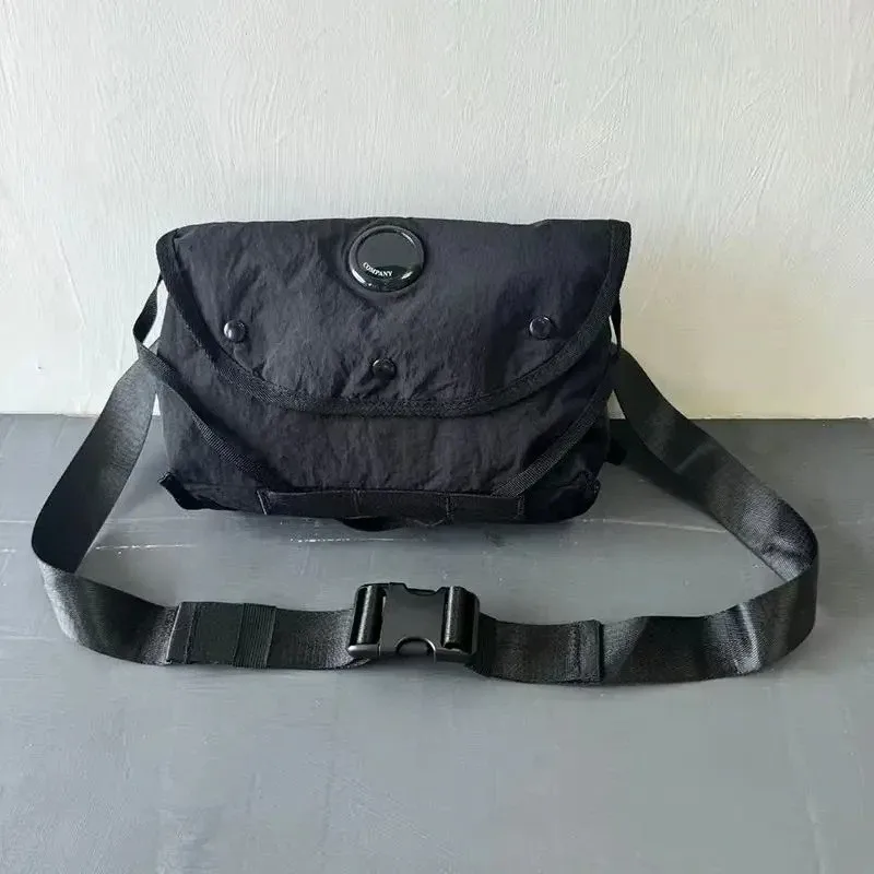 nouveau sac à bandoulière rétro pour homme, sac à bandoulière en nylon noir tendance, sac messager décontracté pour femme pour l'extérieur
