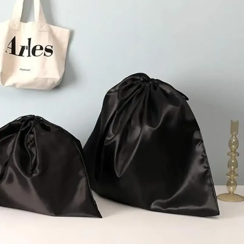 housse anti poussière tissu soie luxe forme ovale ouverte cordelette taille petite grande protection sac main