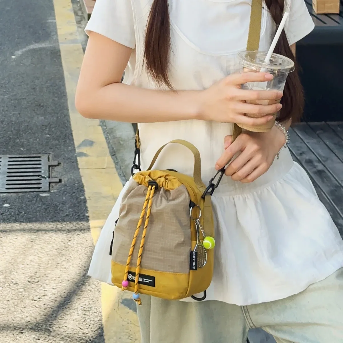 sac à bandoulière de banlieue à la mode, sac pour téléphone portable, sac de poitrine léger multifonctionnel, tasse d'eau de grande capacité, sac à bandoulière étanche, sac de bouteille d'eau, sports de plein air